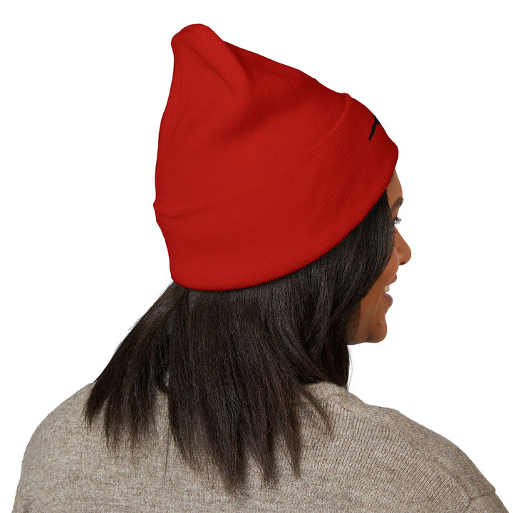 Classic Cuffed Embroidered Beanie - Rojo
