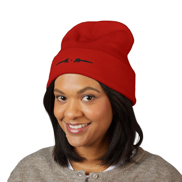 Classic Cuffed Embroidered Beanie - Rojo